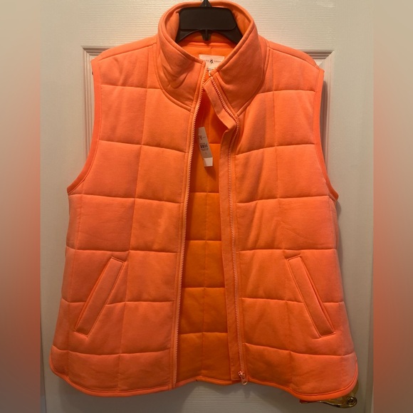 NWT Lou & Grey Signature Soft Orange Quilted Vest Size S Full Zip Insulate - Picture 2 of 9